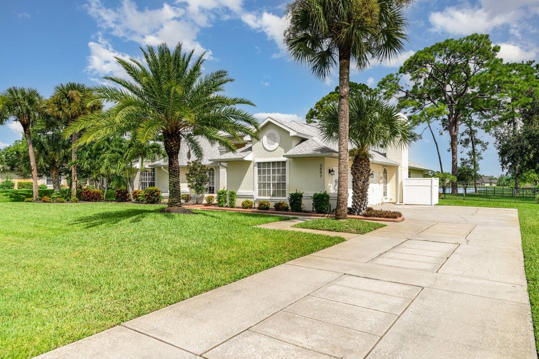 For Sale: $685,000 (4 beds, 3 baths, 2223 Square Feet)