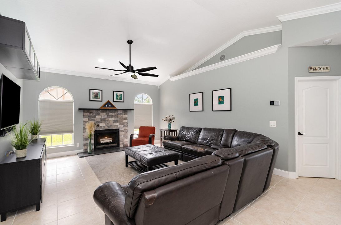 For Sale: $685,000 (4 beds, 3 baths, 2223 Square Feet)