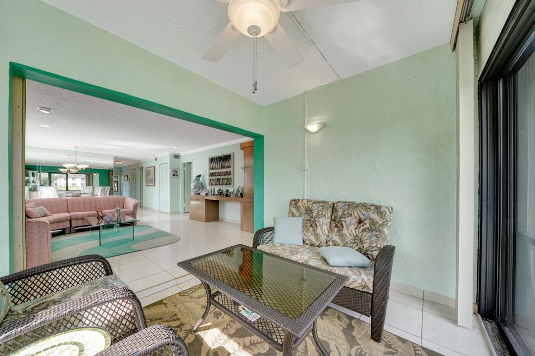 На продажу: $230,000 (2 спален, 2 ванн, 1216 Квадратных фут)