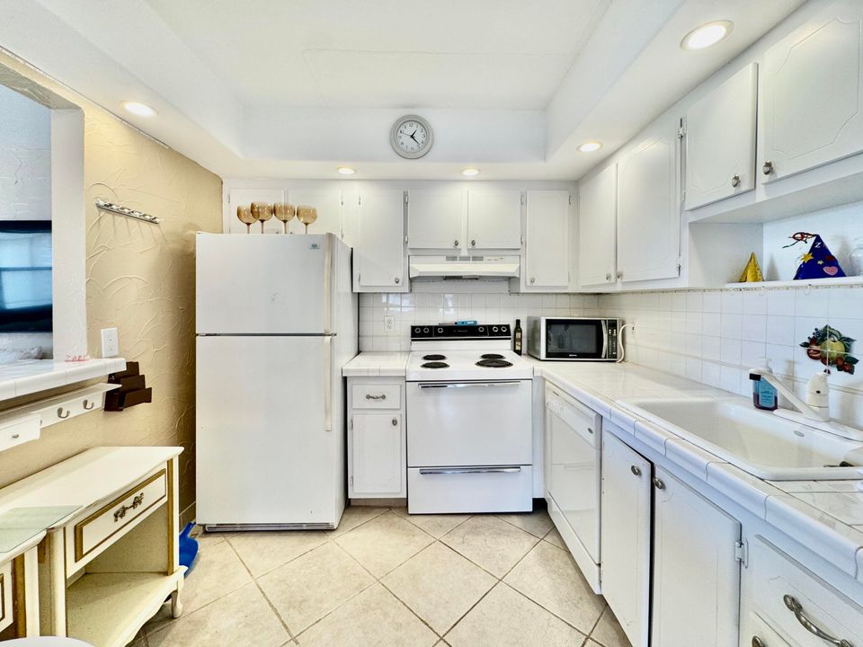 待售: $75,000 (1 贝兹, 1 浴室, 720 平方英尺)