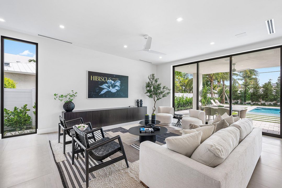 待售: $3,950,000 (4 贝兹, 4 浴室, 3556 平方英尺)