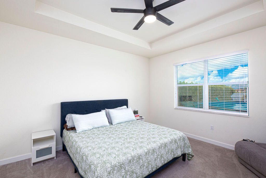 For Sale: $399,900 (3 beds, 2 baths, 1649 Square Feet)