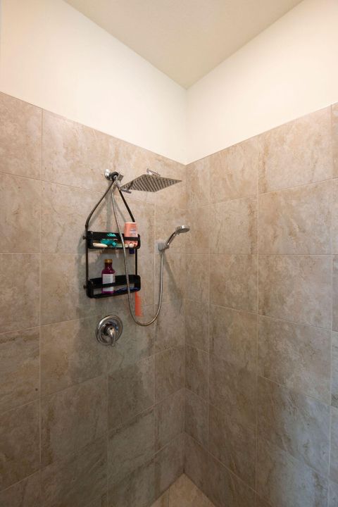 For Sale: $399,900 (3 beds, 2 baths, 1649 Square Feet)