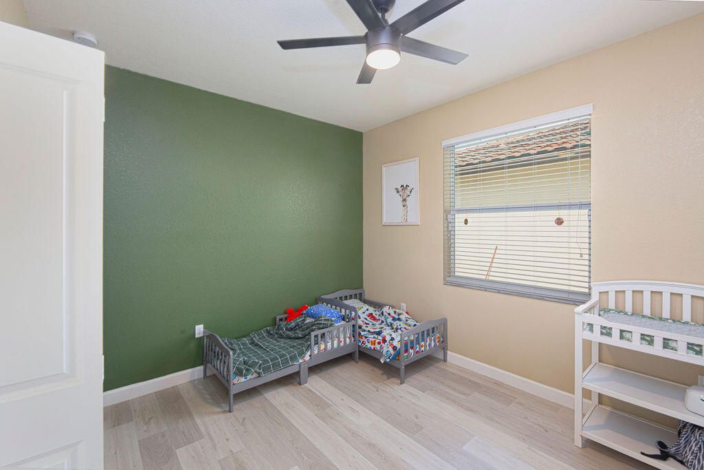 For Sale: $399,900 (3 beds, 2 baths, 1649 Square Feet)