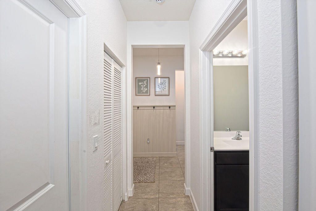 For Sale: $399,900 (3 beds, 2 baths, 1649 Square Feet)