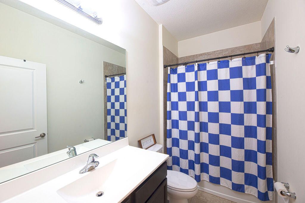 For Sale: $399,900 (3 beds, 2 baths, 1649 Square Feet)