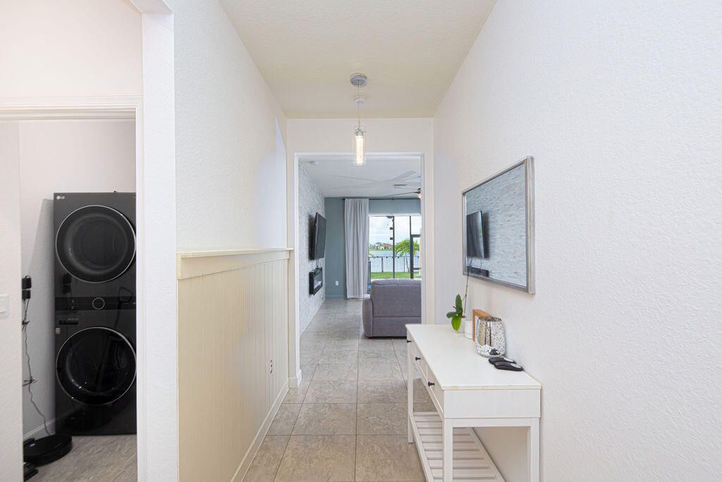 For Sale: $399,900 (3 beds, 2 baths, 1649 Square Feet)