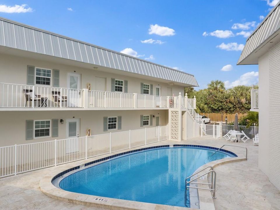 For Rent: $2,750 (2 beds, 2 baths, 1130 Square Feet)