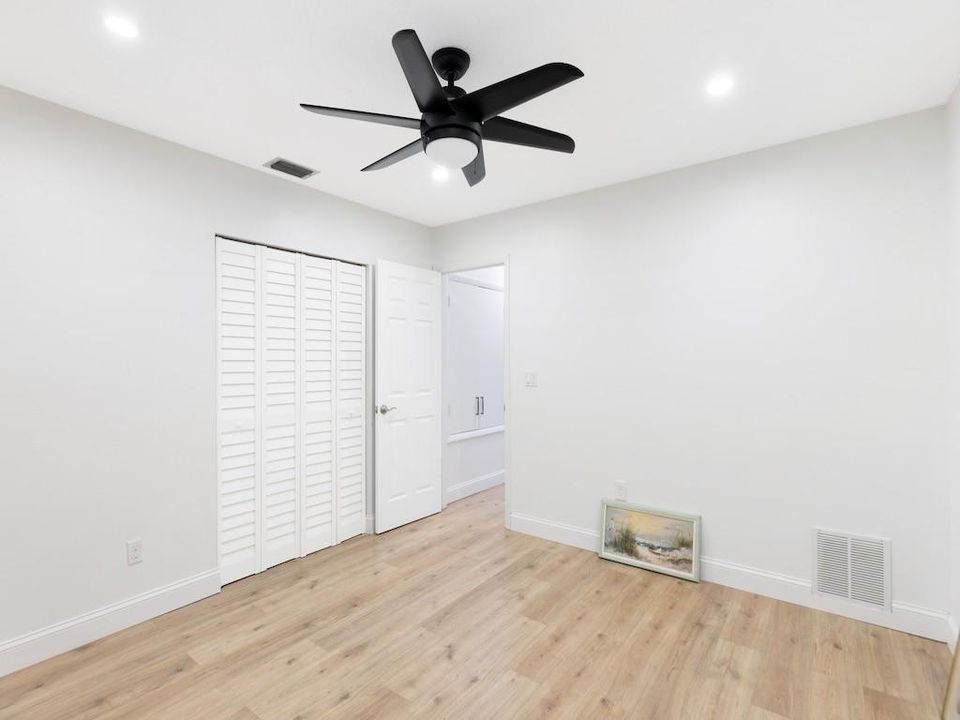 For Rent: $2,750 (2 beds, 2 baths, 1130 Square Feet)