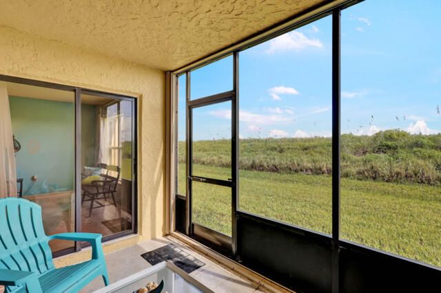 待售: $330,000 (2 贝兹, 2 浴室, 1154 平方英尺)