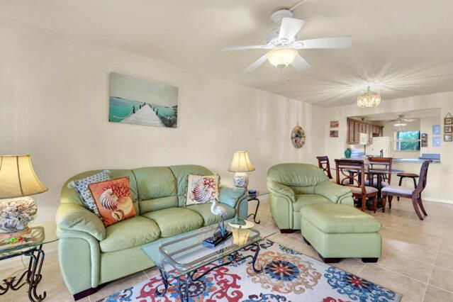 待售: $330,000 (2 贝兹, 2 浴室, 1154 平方英尺)