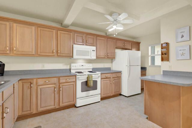 待售: $330,000 (2 贝兹, 2 浴室, 1154 平方英尺)