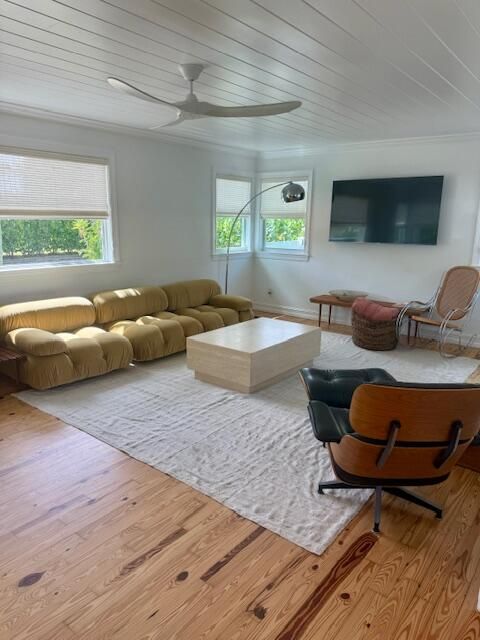 For Rent: $11,000 (4 beds, 3 baths, 2066 Square Feet)