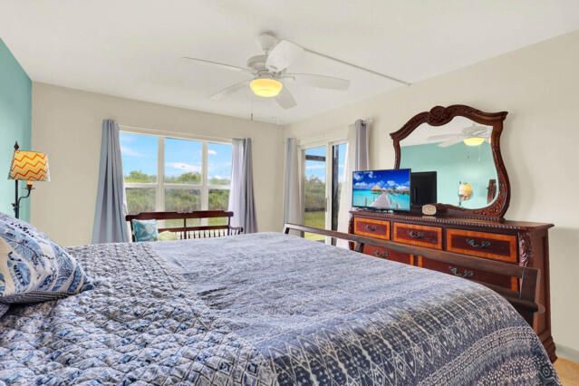 待售: $330,000 (2 贝兹, 2 浴室, 1154 平方英尺)