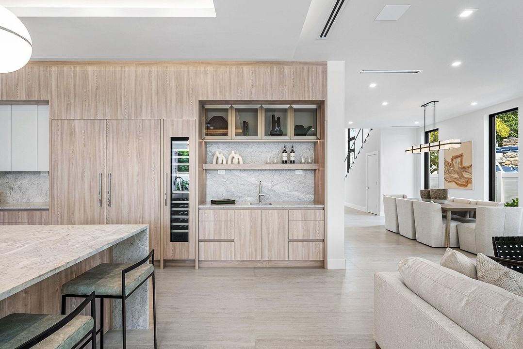 待售: $3,950,000 (4 贝兹, 4 浴室, 3556 平方英尺)