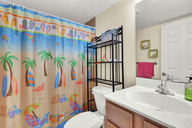 待售: $330,000 (2 贝兹, 2 浴室, 1154 平方英尺)