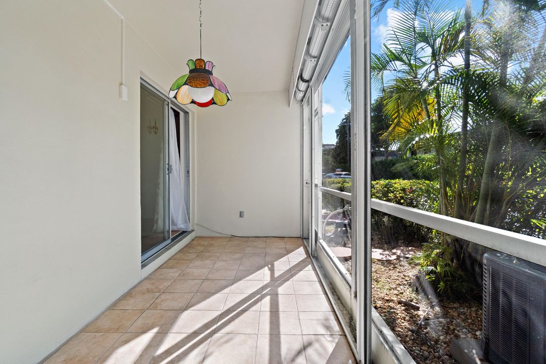 На продажу: $129,900 (1 спален, 1 ванн, 704 Квадратных фут)