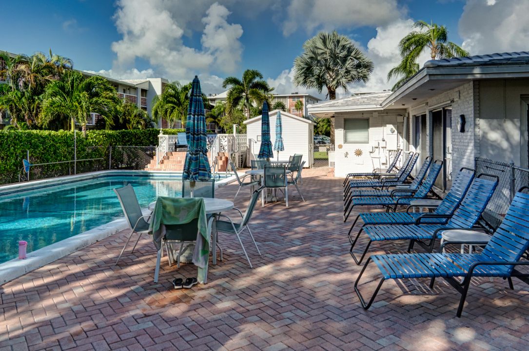 На продажу: $129,900 (1 спален, 1 ванн, 704 Квадратных фут)