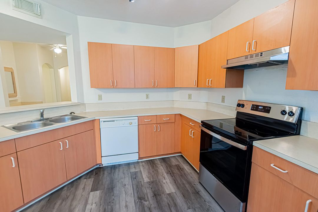 На продажу: $199,999 (3 спален, 2 ванн, 1467 Квадратных фут)