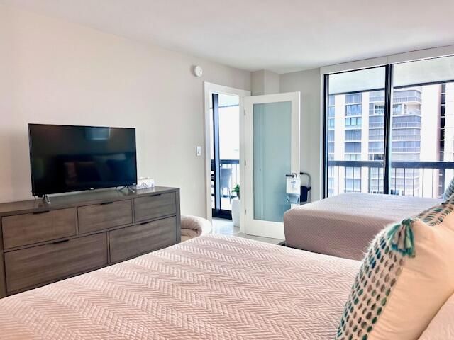 Activo con contrato: $6,000 (2 camas, 2 baños, 1291 Pies cuadrados)