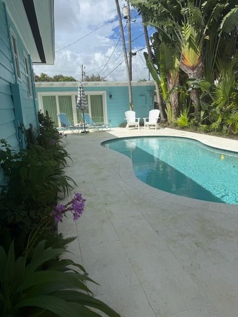 For Rent: $11,000 (4 beds, 3 baths, 2066 Square Feet)