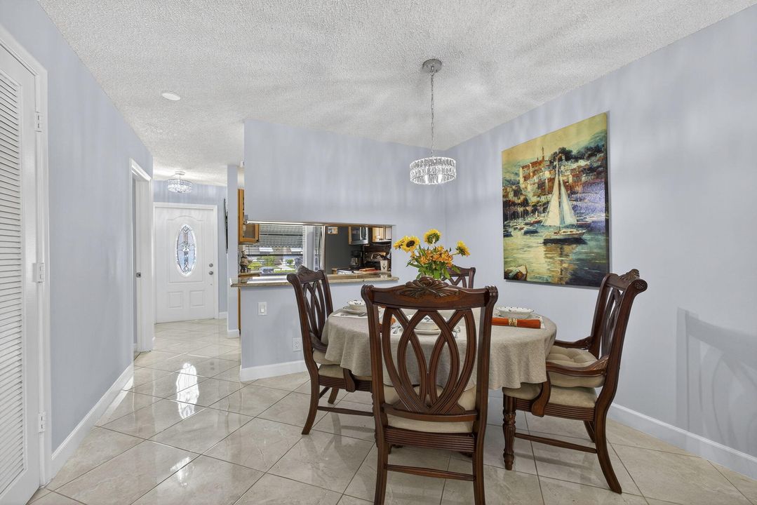 出租: $3,500 (2 贝兹, 2 浴室, 884 平方英尺)