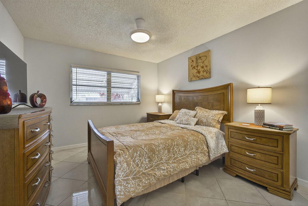 出租: $3,500 (2 贝兹, 2 浴室, 884 平方英尺)