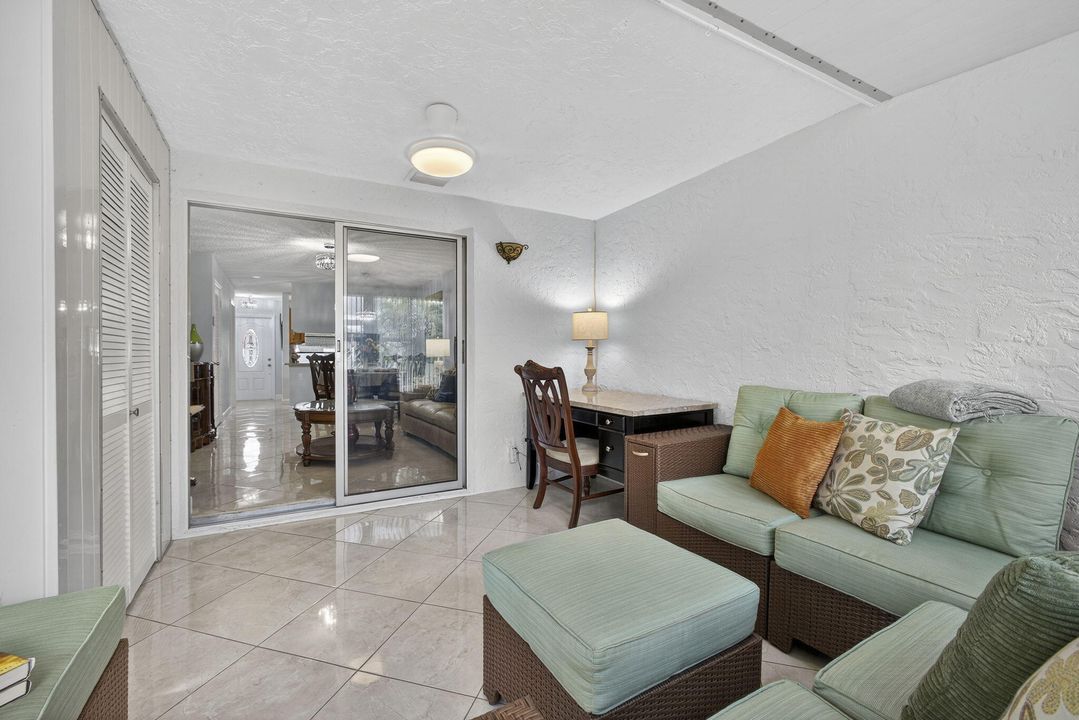 出租: $3,500 (2 贝兹, 2 浴室, 884 平方英尺)