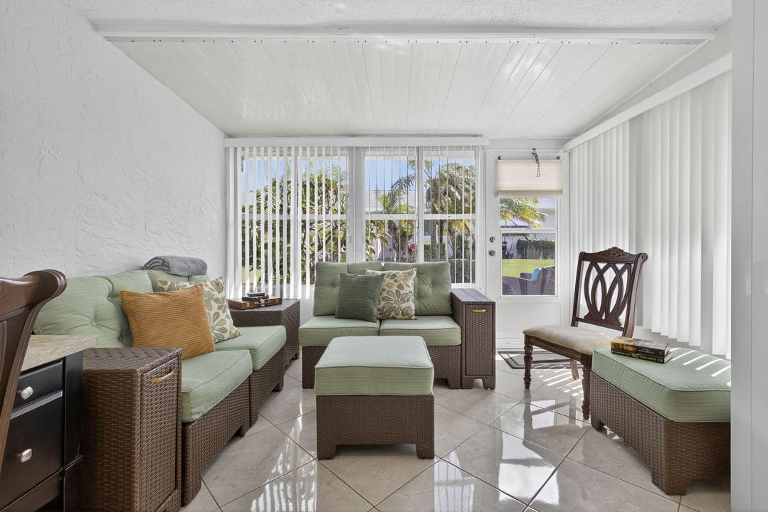 出租: $3,500 (2 贝兹, 2 浴室, 884 平方英尺)