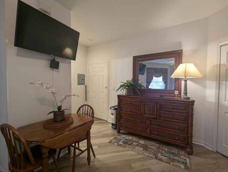 В аренду: $1,095 (1 спален, 1 ванн, 400 Квадратных фут)