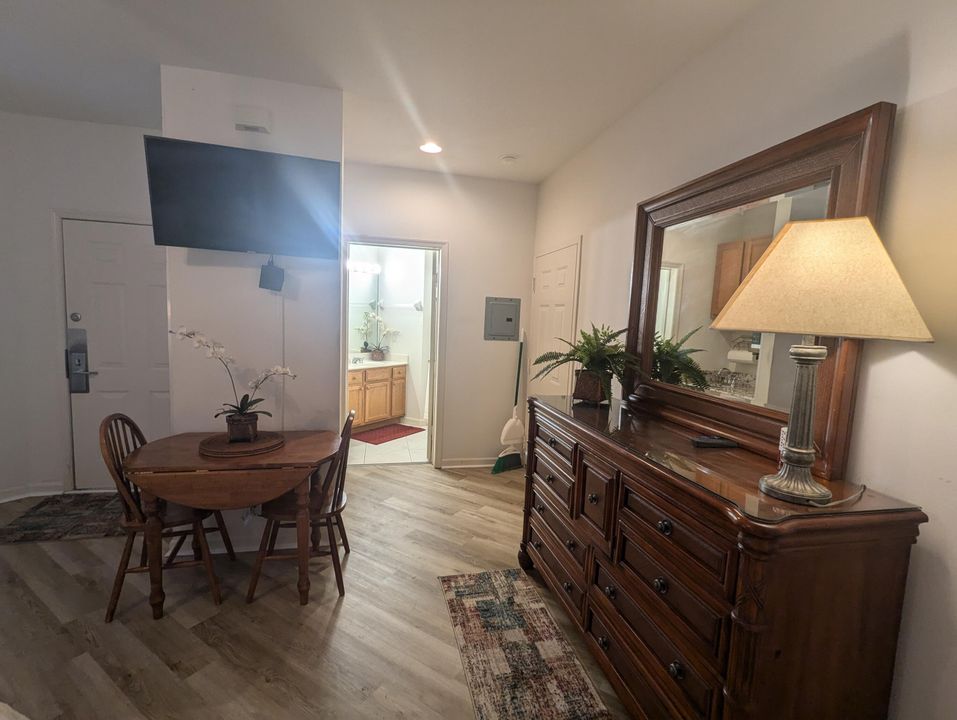 В аренду: $1,095 (1 спален, 1 ванн, 400 Квадратных фут)