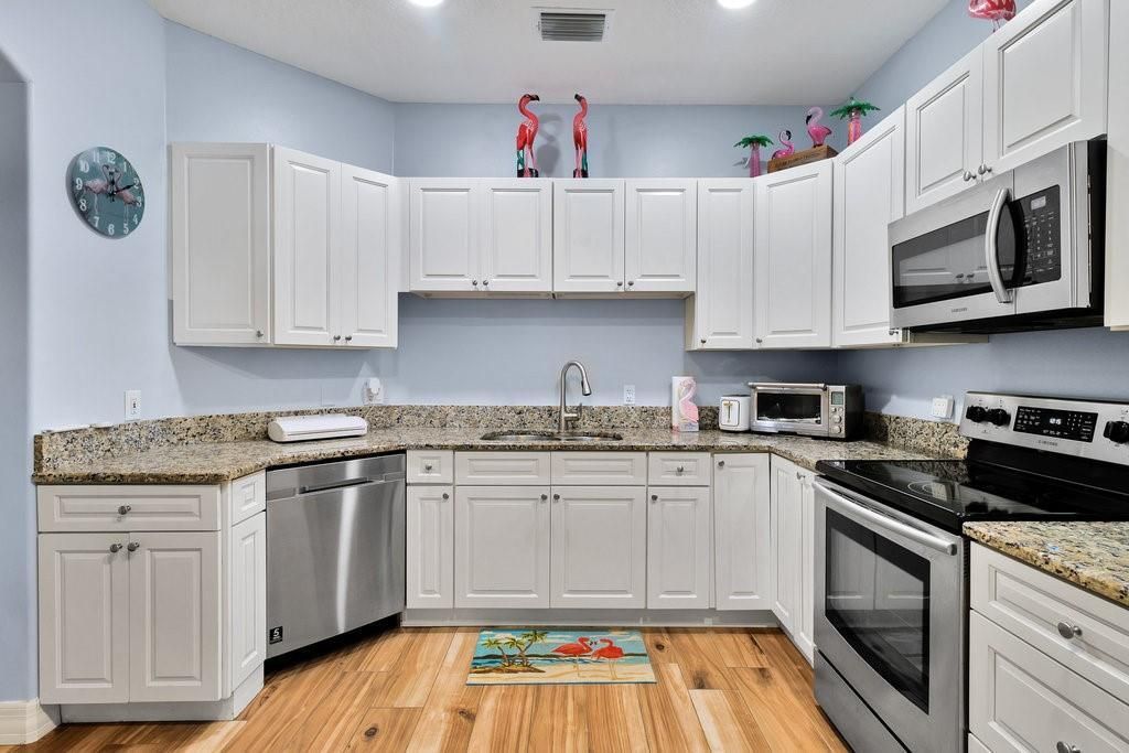 For Sale: $315,000 (3 beds, 2 baths, 1559 Square Feet)