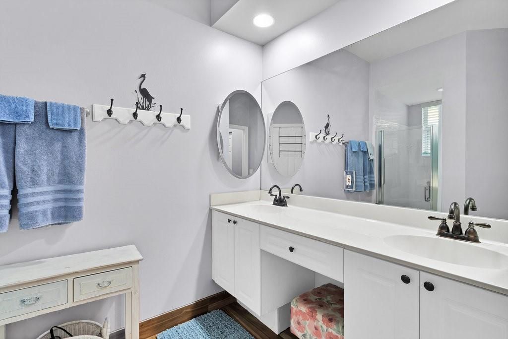 For Sale: $315,000 (3 beds, 2 baths, 1559 Square Feet)