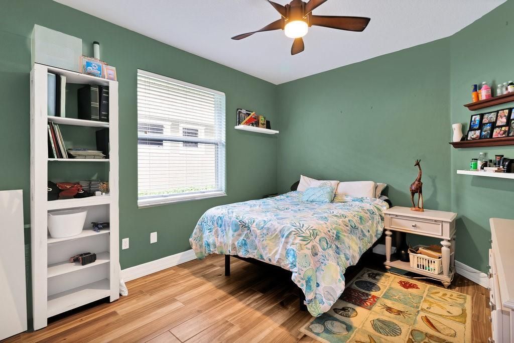 For Sale: $315,000 (3 beds, 2 baths, 1559 Square Feet)