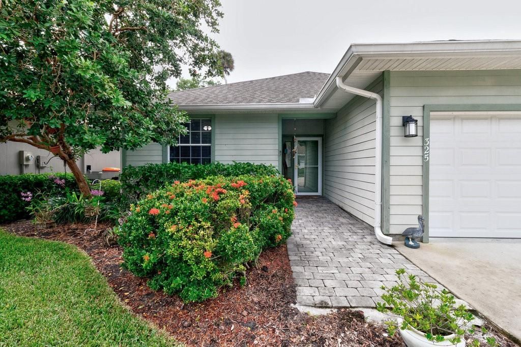 For Sale: $315,000 (3 beds, 2 baths, 1559 Square Feet)