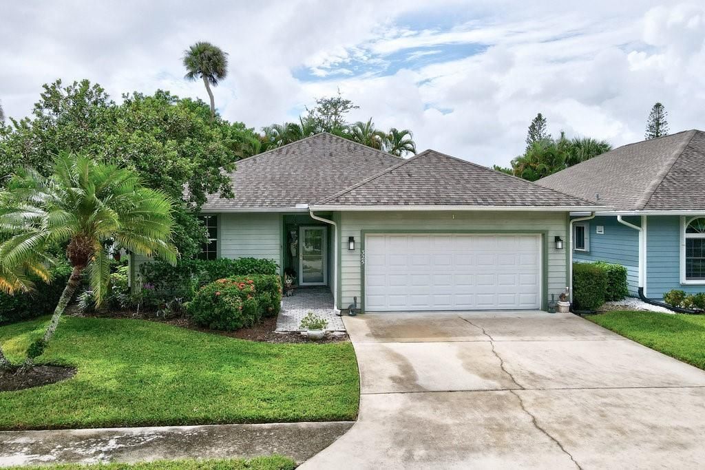 For Sale: $315,000 (3 beds, 2 baths, 1559 Square Feet)