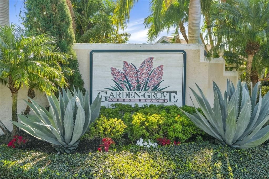 For Sale: $315,000 (3 beds, 2 baths, 1559 Square Feet)