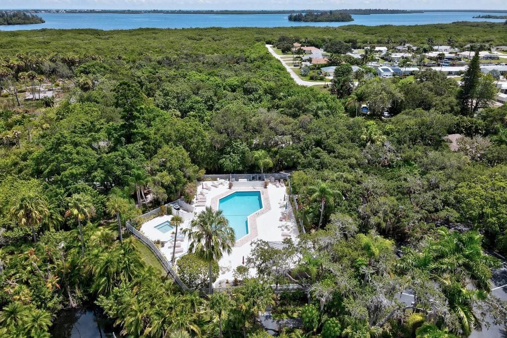 For Sale: $315,000 (3 beds, 2 baths, 1559 Square Feet)