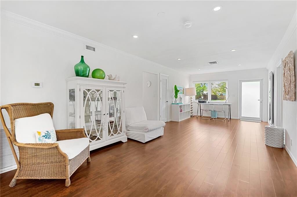 В аренду: $3,900 (3 спален, 3 ванн, 1719 Квадратных фут)