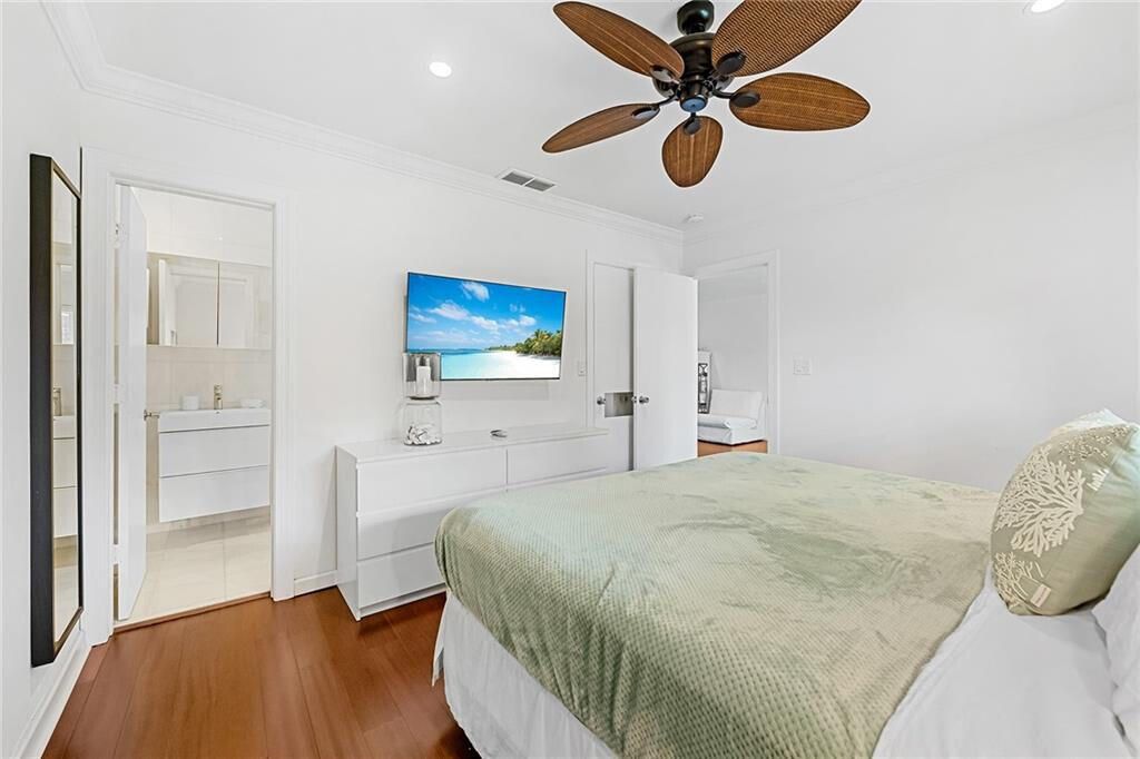 В аренду: $3,900 (3 спален, 3 ванн, 1719 Квадратных фут)