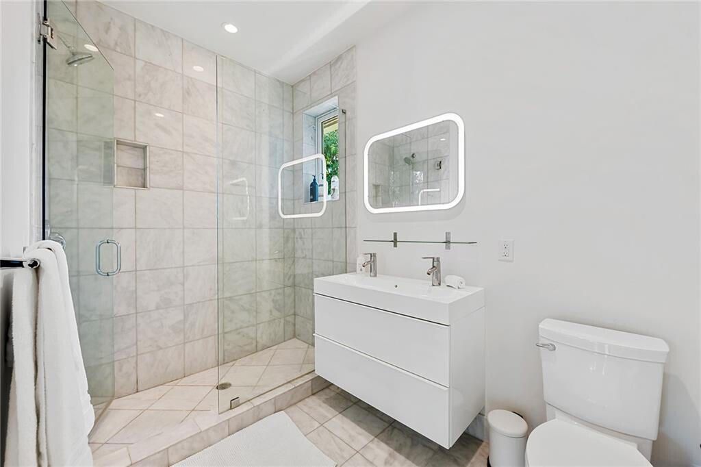 В аренду: $3,900 (3 спален, 3 ванн, 1719 Квадратных фут)