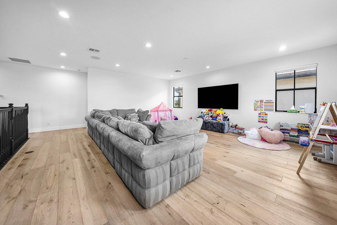 待售: $1,475,000 (4 贝兹, 3 浴室, 3848 平方英尺)