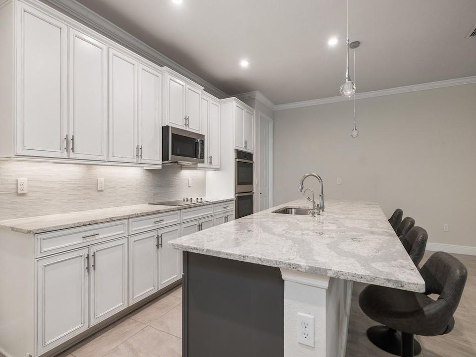 待售: $829,000 (3 贝兹, 3 浴室, 2842 平方英尺)