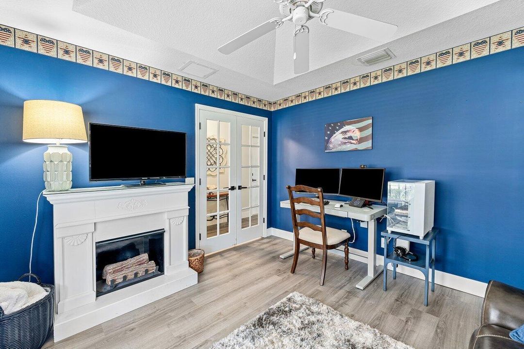 Под контрактом: $497,500 (4 спален, 2 ванн, 1625 Квадратных фут)