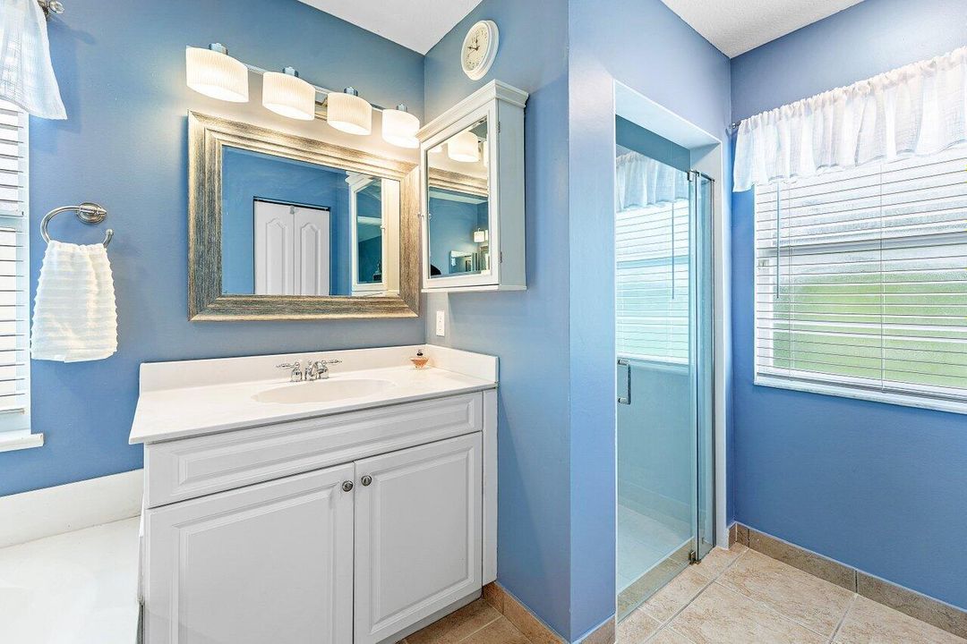 Под контрактом: $497,500 (4 спален, 2 ванн, 1625 Квадратных фут)