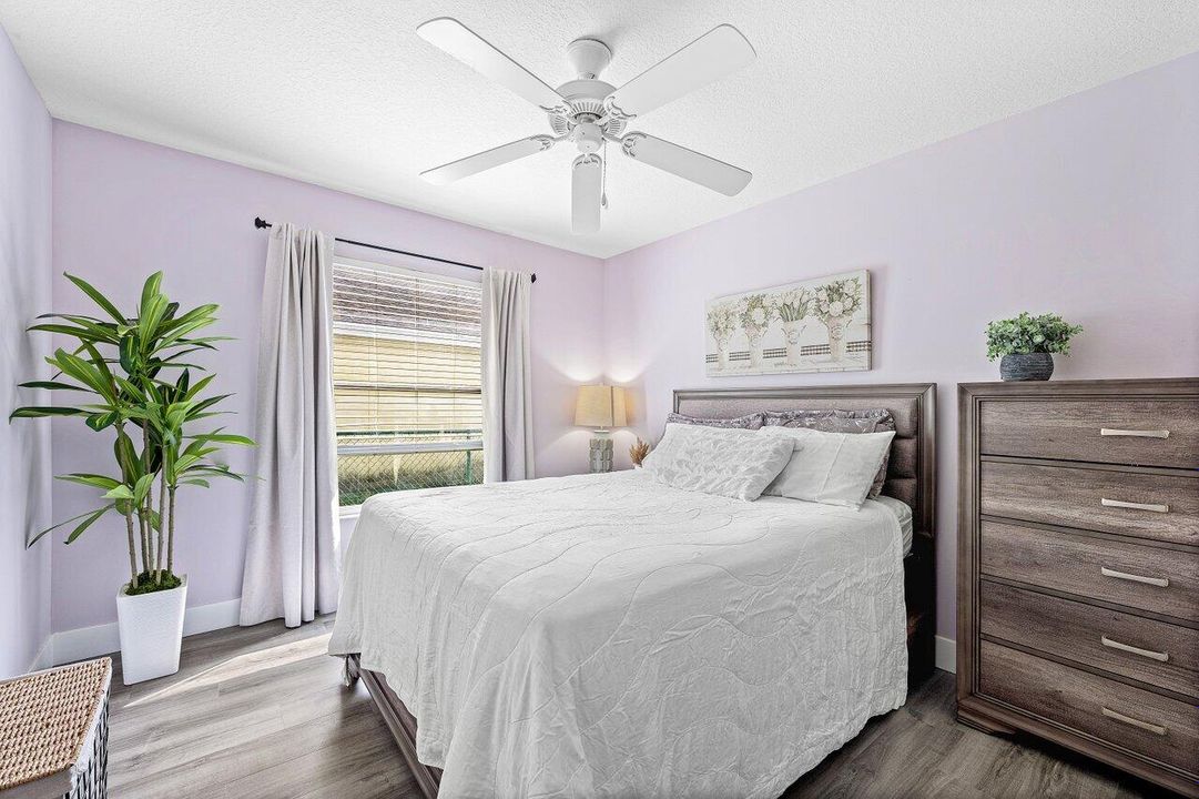 Под контрактом: $497,500 (4 спален, 2 ванн, 1625 Квадратных фут)