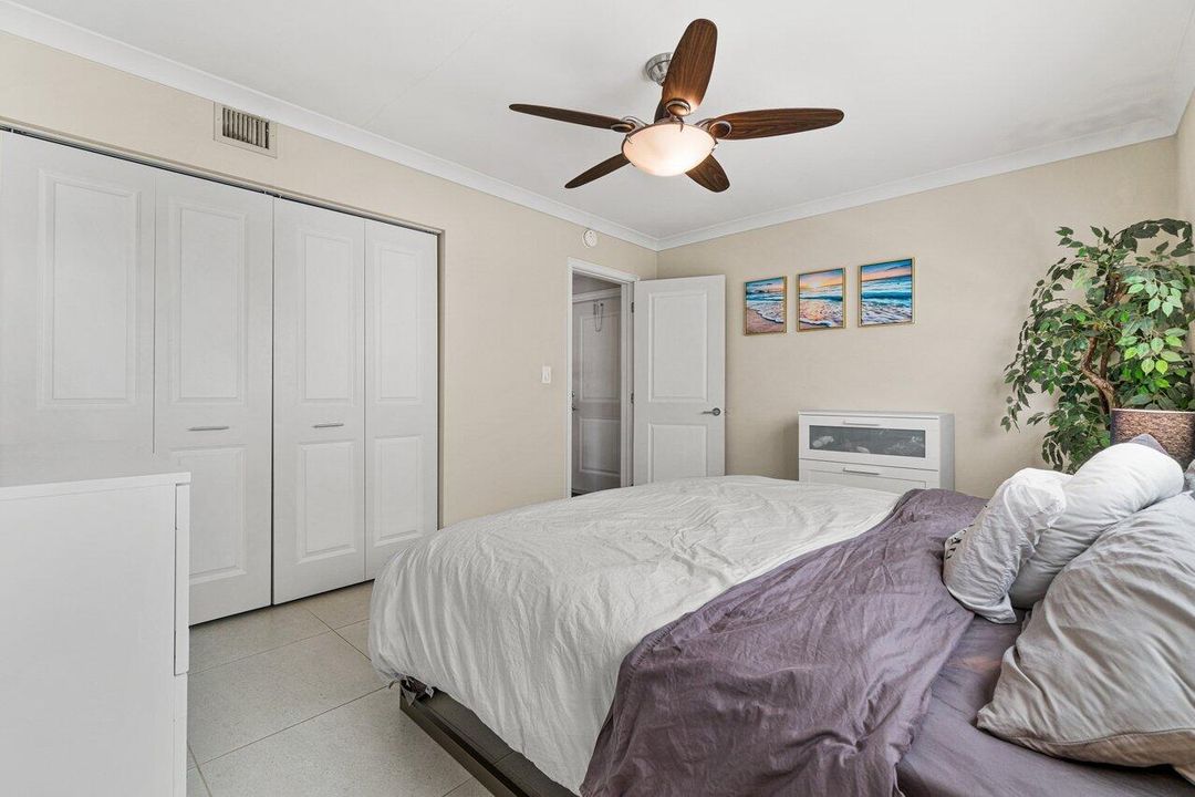 For Sale: $429,000 (2 beds, 2 baths, 972 Square Feet)