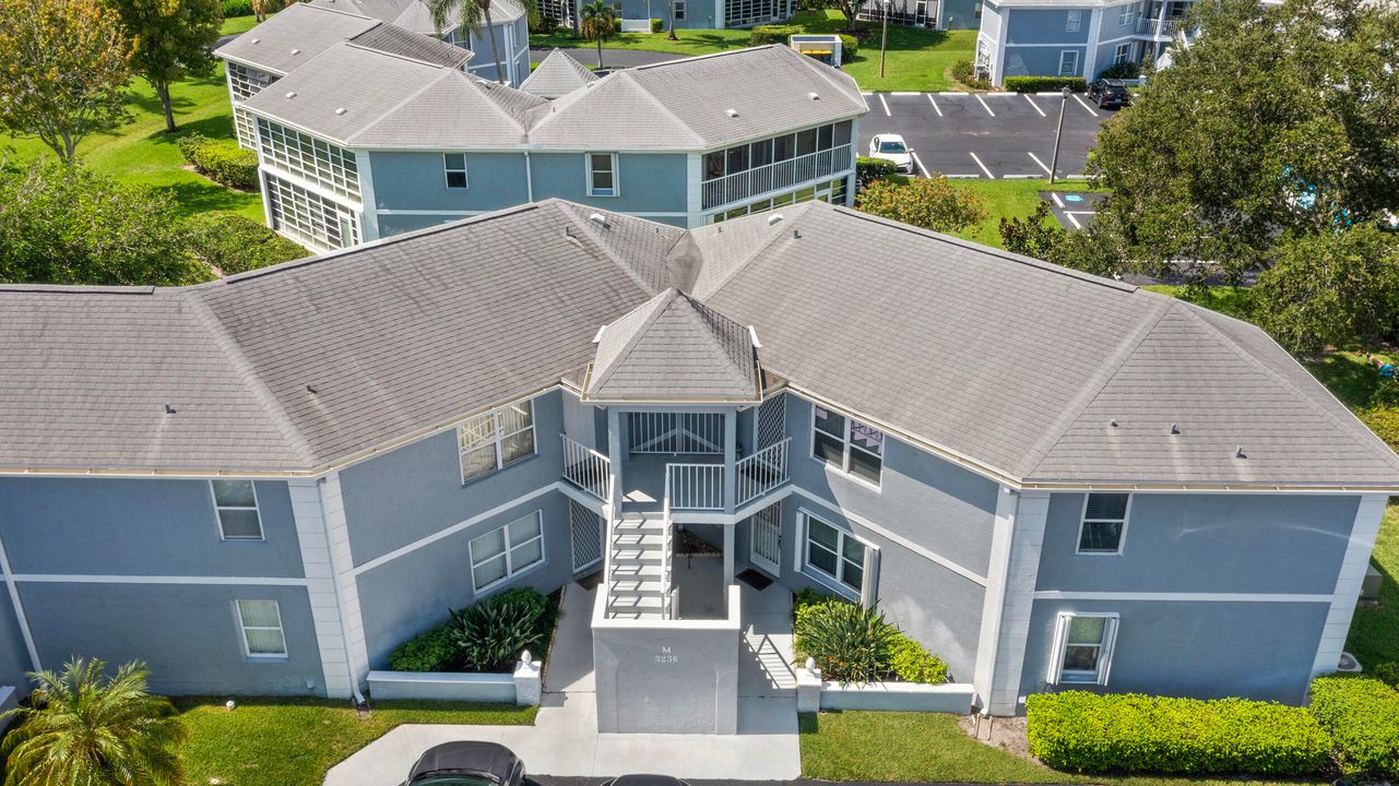 For Sale: $258,000 (2 beds, 2 baths, 1200 Square Feet)