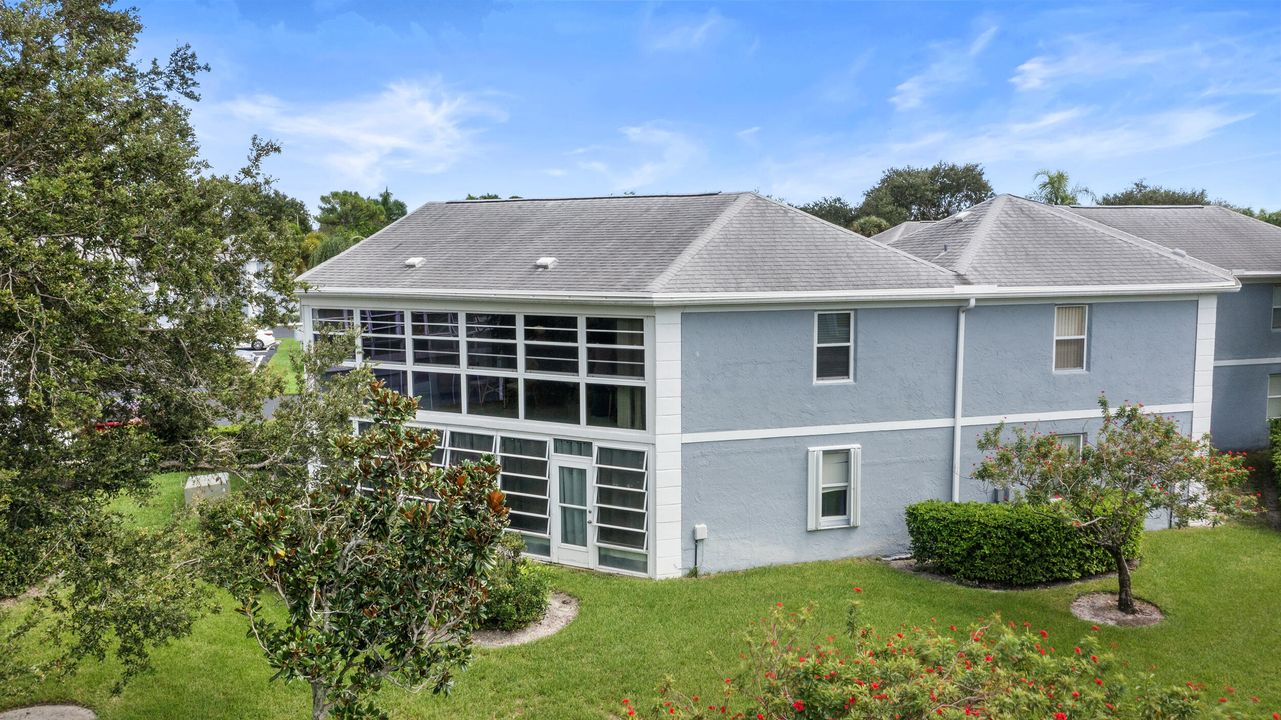 For Sale: $258,000 (2 beds, 2 baths, 1200 Square Feet)