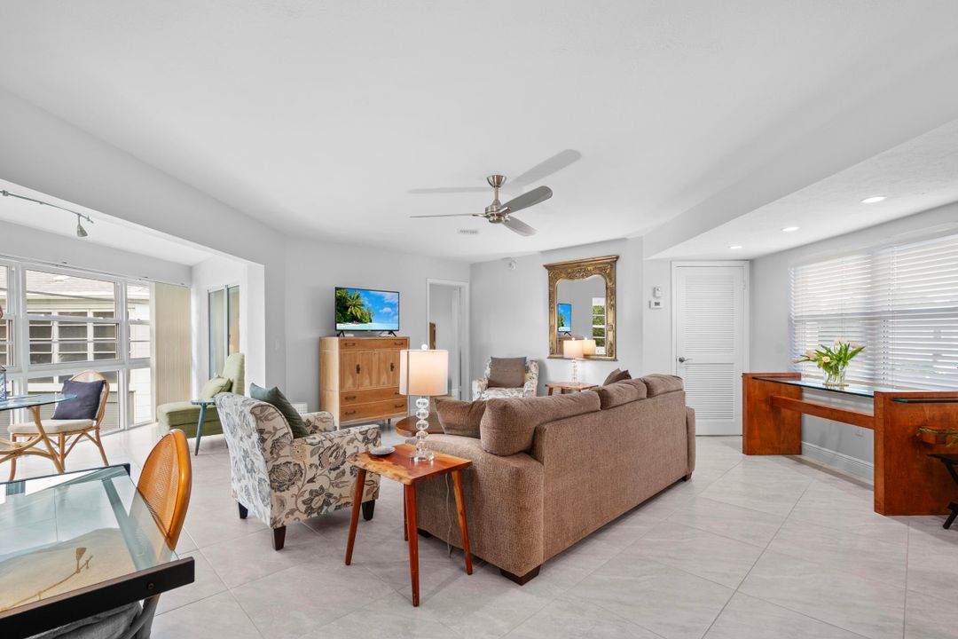 For Sale: $258,000 (2 beds, 2 baths, 1200 Square Feet)